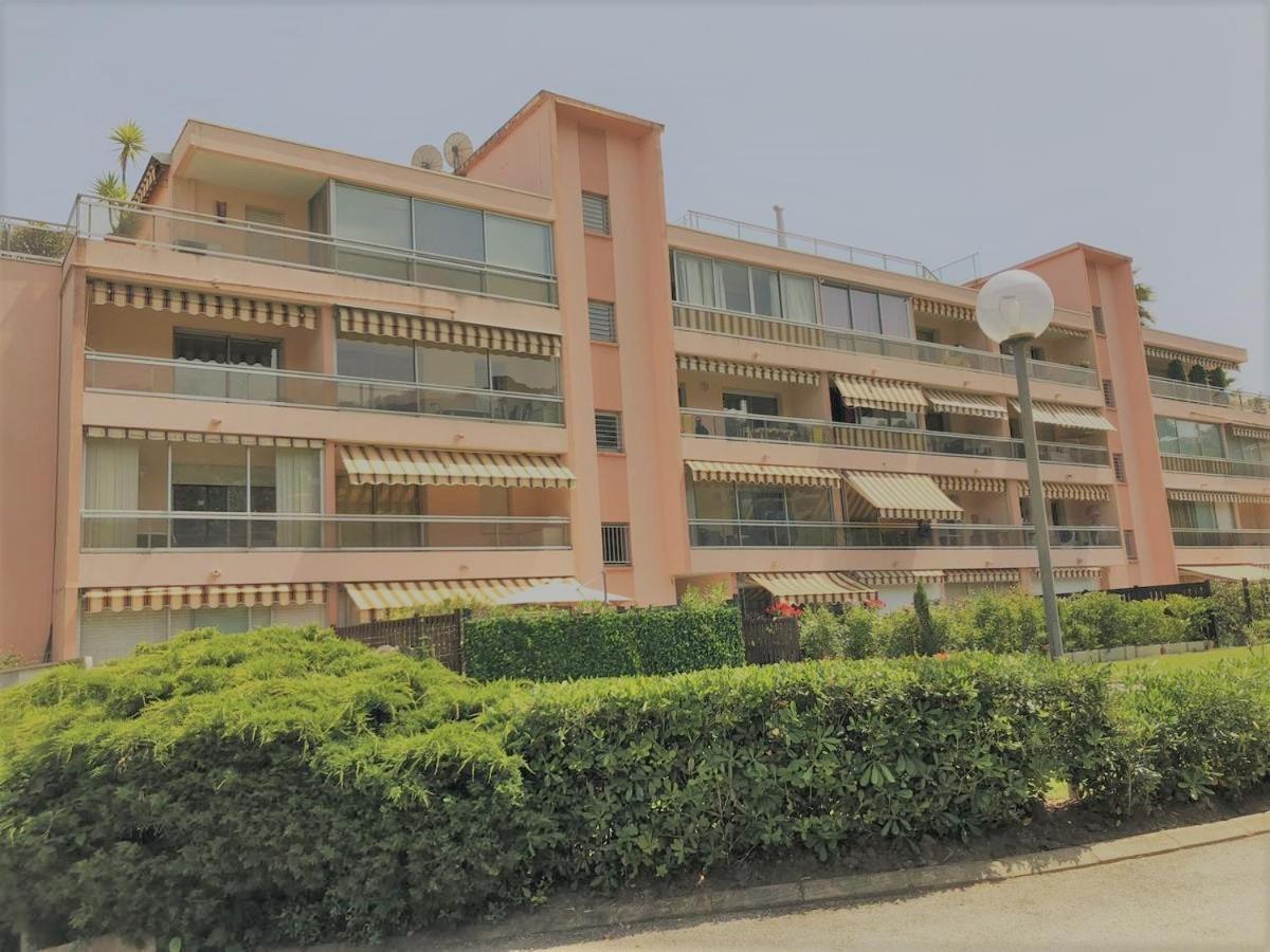 Apt Golfe Juan - 5Min Des Plages - Parking Privee - Piscine Rooftop Валлоріс Екстер'єр фото