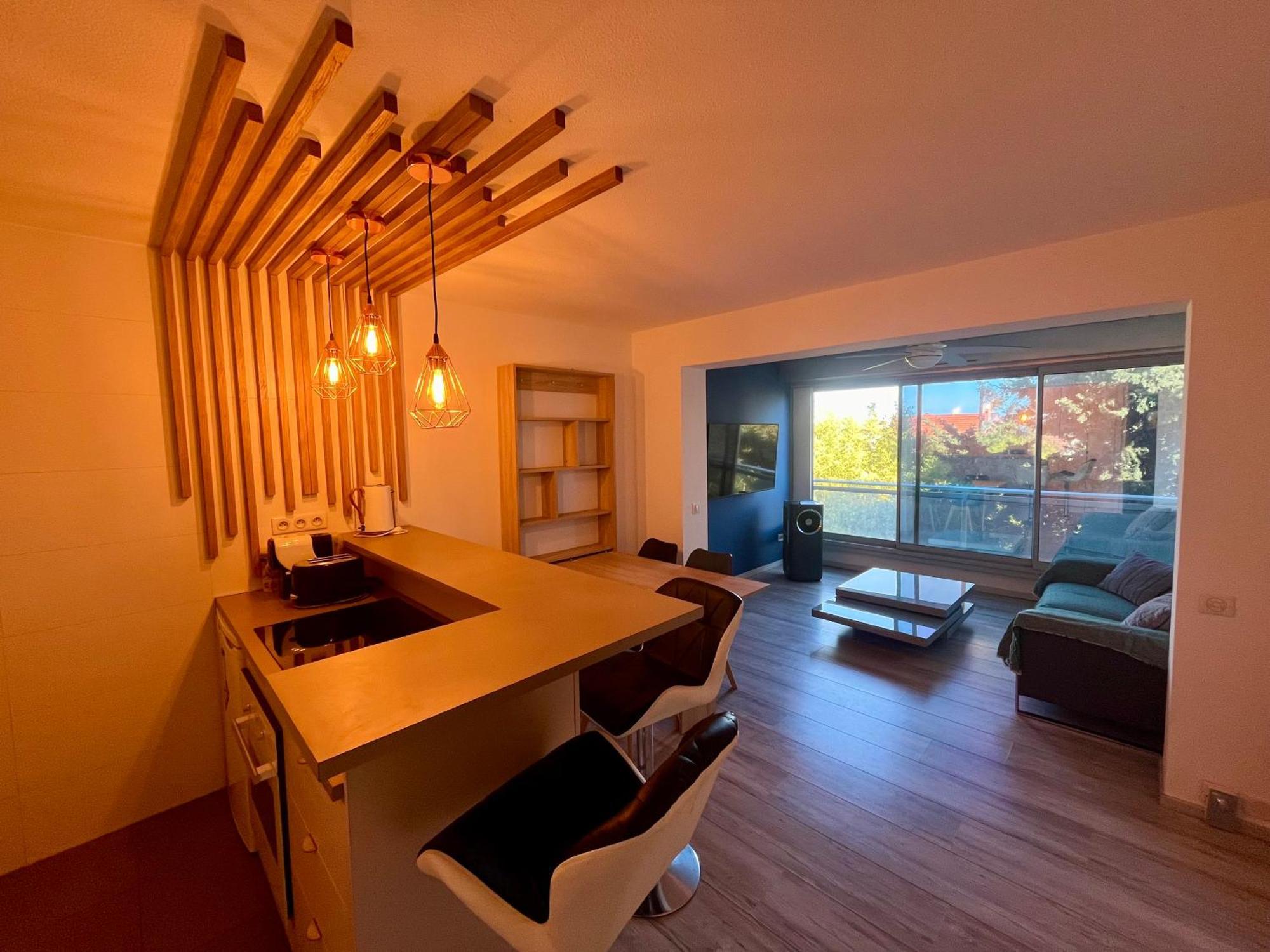 Apt Golfe Juan - 5Min Des Plages - Parking Privee - Piscine Rooftop Валлоріс Екстер'єр фото